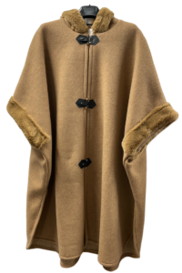 Cape unisize von Größe 46-56/58 passend