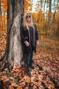 Magna Jacke, der Hingucker in allen Größen erhältlich 40/42 - 56/58 Dank des geraden Schnitts , sitzt sie besonders leger und lässt viel Bewegungsfreiheit