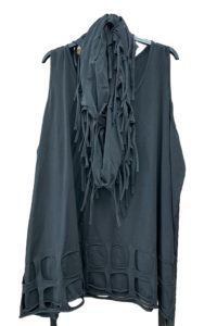 Tolle stylische Tops mit Schal (Schal nicht angenäht) schwarz Größe L, XL, XXL