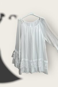 Bluse mit Siptzenärmeln weiß AA 60 cm