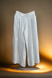 Leinenhose winterweiß, Bund ungedehnt 41 cm, gedehnt 48 cm