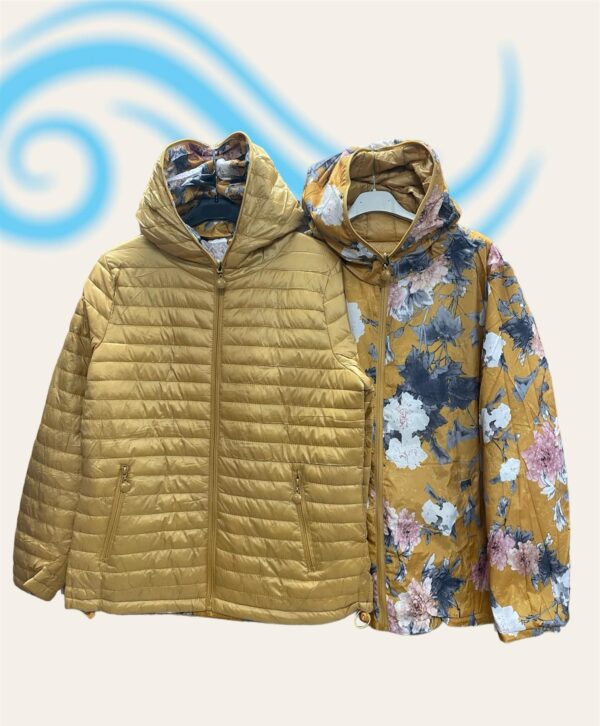 Wendejacke gold erhältlich in 40/42, 44/46, 48/50