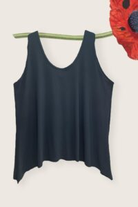 Magna Top zipfelig in schwarz 40-58