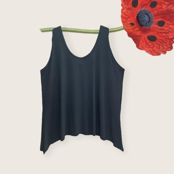 Magna Top zipfelig in schwarz 40-58