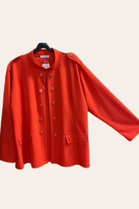 Magna Jacke mit Zierknöpfen in koralle 40-58