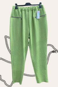 Jogpant im Material gemustert mit Reißverschluss an der Tasche, in lime OneSize ca. 46/48